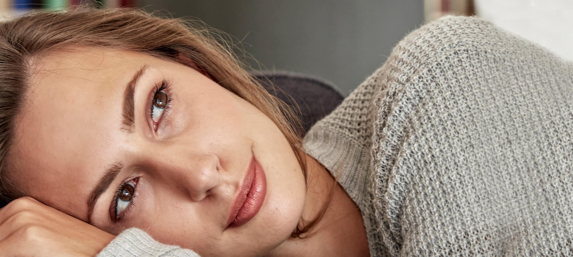 מאמר איפור לעור רגיש האם האיפור שלך מגרה את עורך