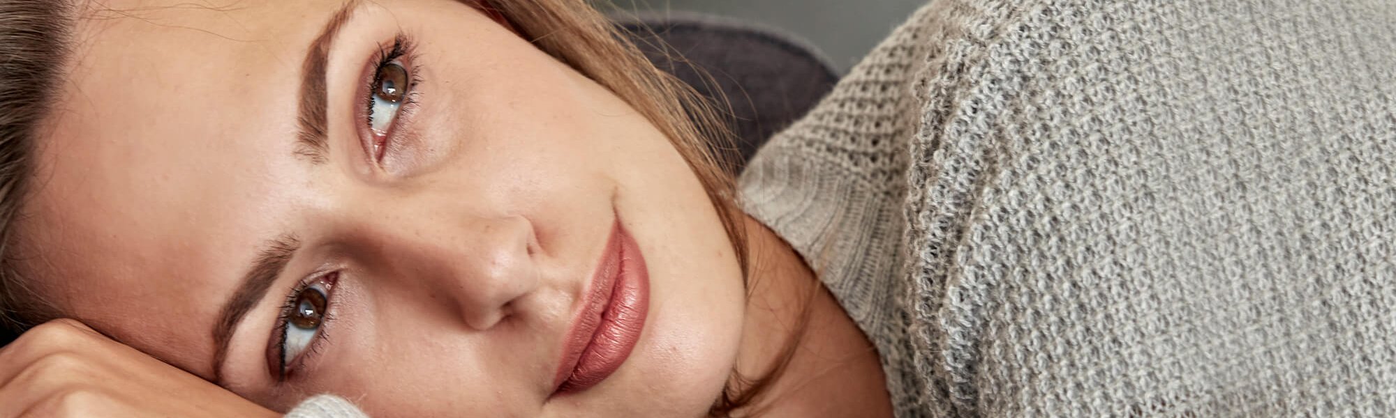 מאמר איפור לעור רגיש האם האיפור שלך מגרה את עורך